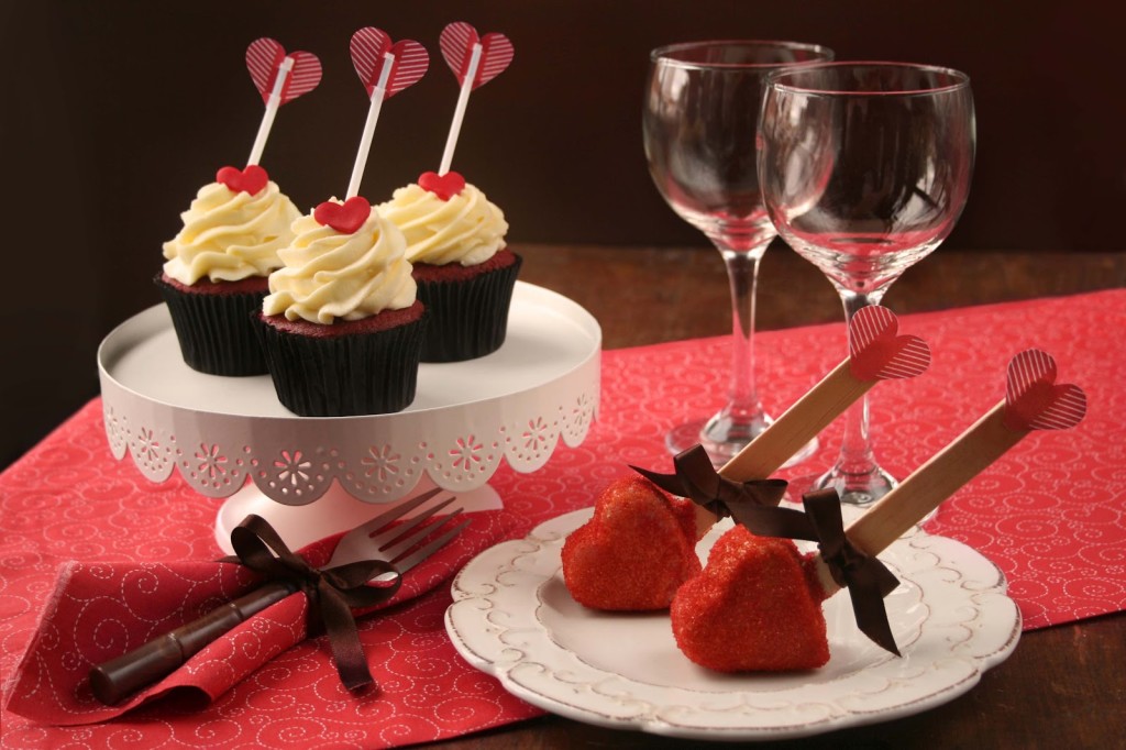 Decora_o_especial_de_cupcakes_e_CakePops_para_o_Dia_dos_Namorados_m