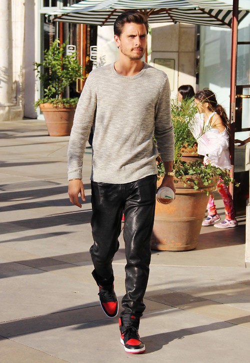la-modella-mafia-Menswear-Chic-street-style-Scott-Disick-a-la-Kanye-West-in-leather-pants-1