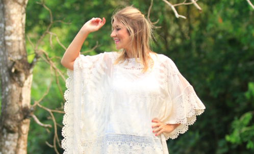 Look do dia: Kaftan de seda bordado